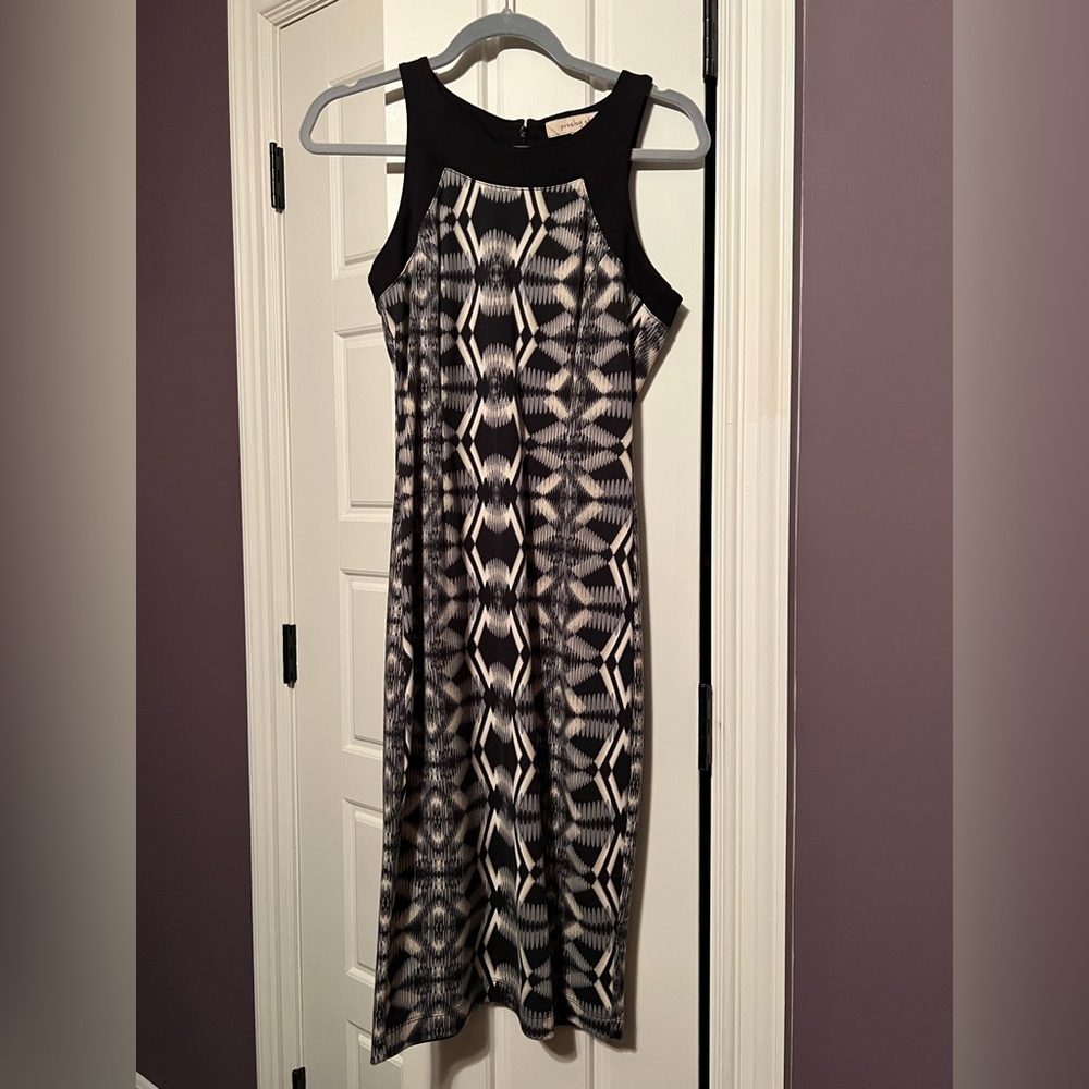 Black, grey and white abstract fitted dress